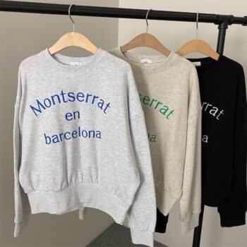 Sudadera Oversize "Montserrat en Barcelona" – Estilo Minimalista